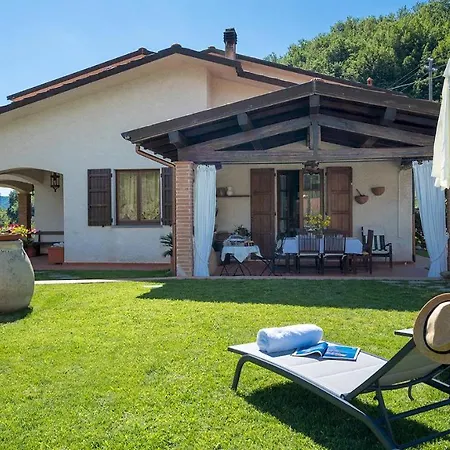 Costanza 6, Emma Villa Fivizzano