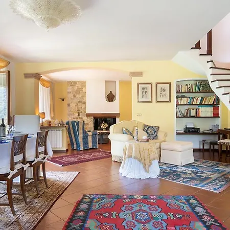Villa Costanza 6, Emma