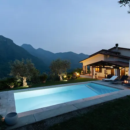 Costanza 6, Emma וילה